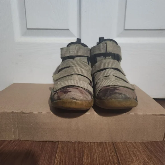 Nike Zoom LeBron Soldier 11 - Picture 4 of 5